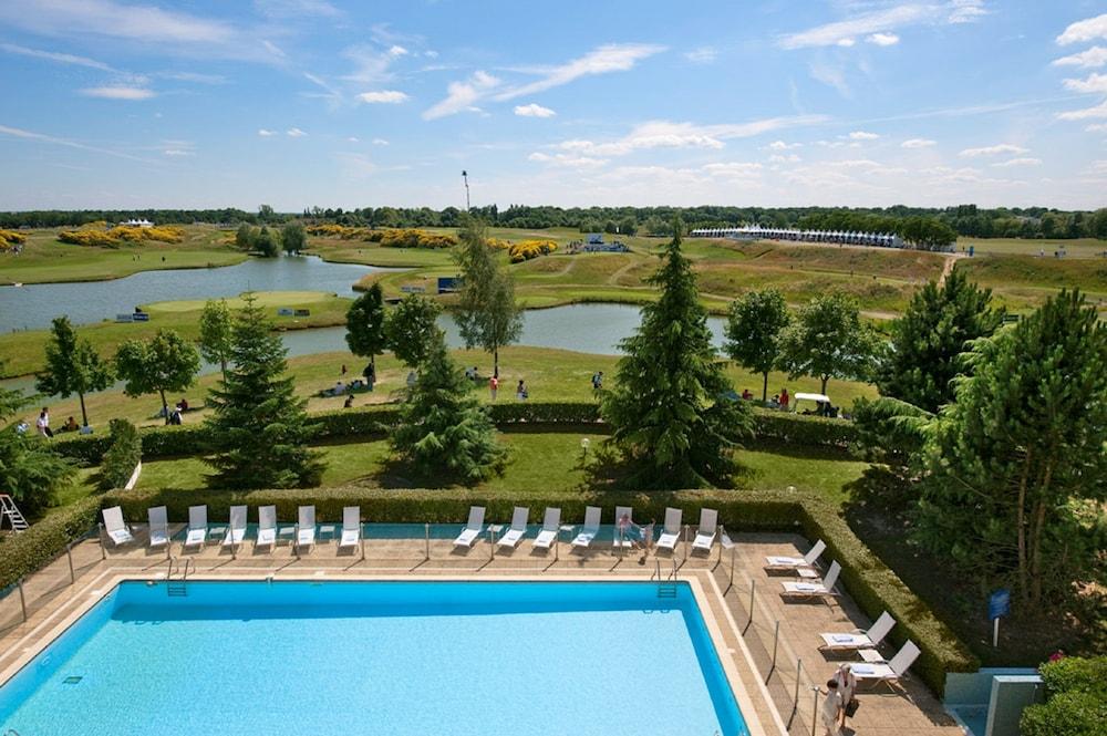 Novotel Saint-Quentin En Yvelines Magny-les-Hameaux Exterior photo