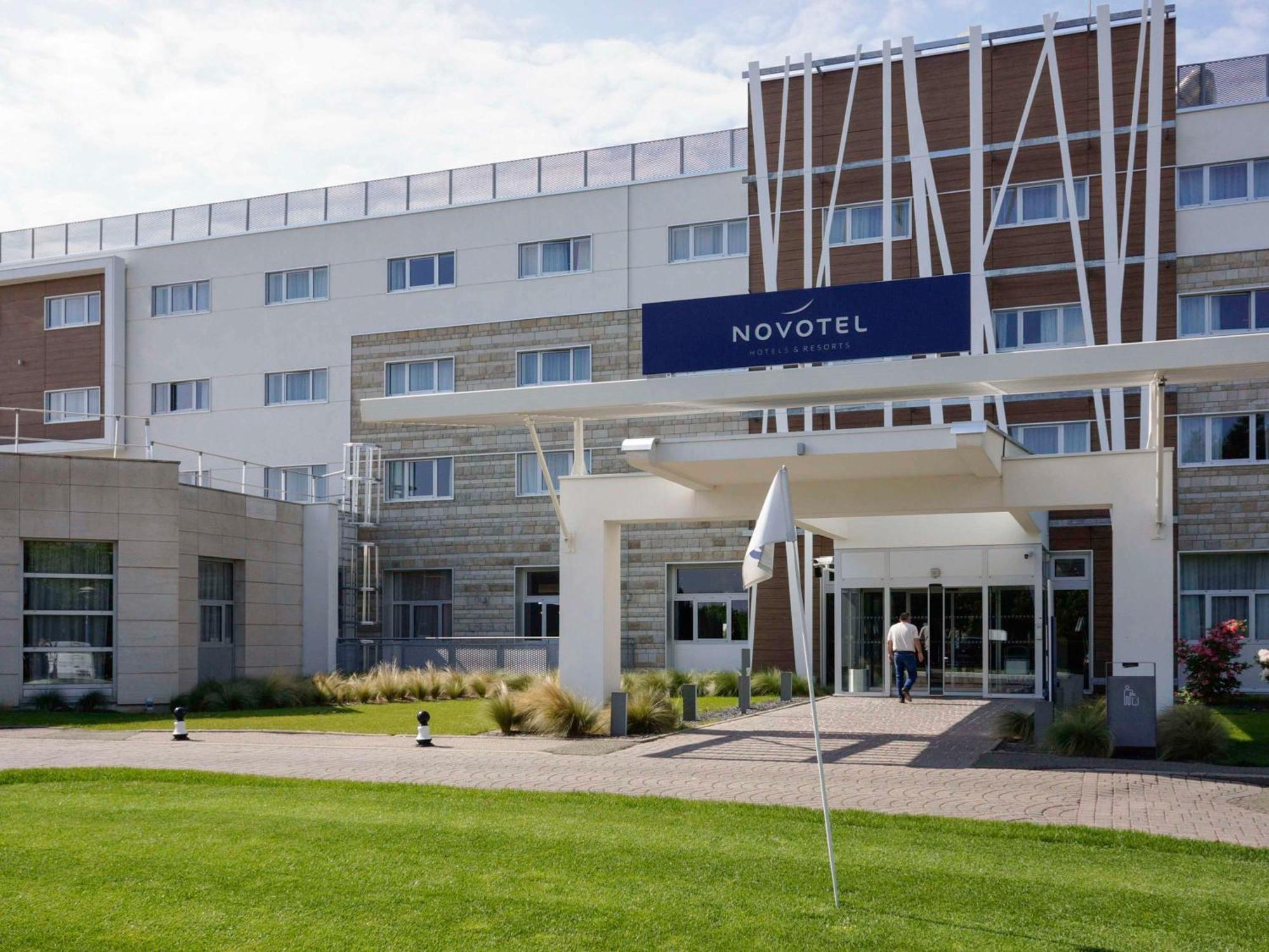 Novotel Saint-Quentin En Yvelines Magny-les-Hameaux Exterior photo
