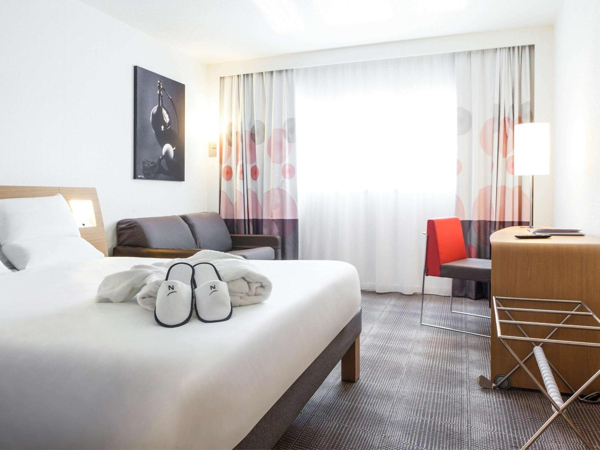 Novotel Saint-Quentin En Yvelines Magny-les-Hameaux Exterior photo